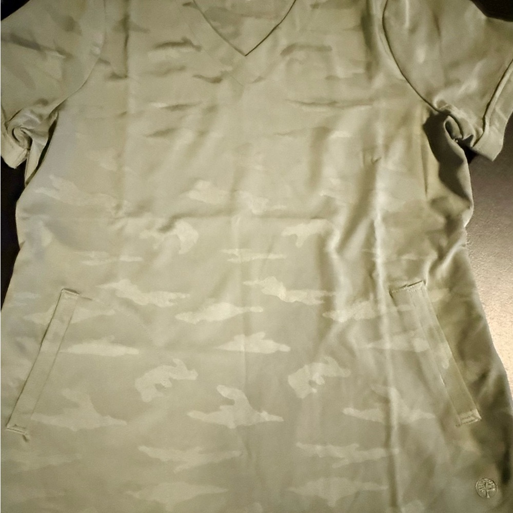 SCRUB SET: Healing Hands Camouflage Jogger Pants & Top - never worn - Picture 2 of 3